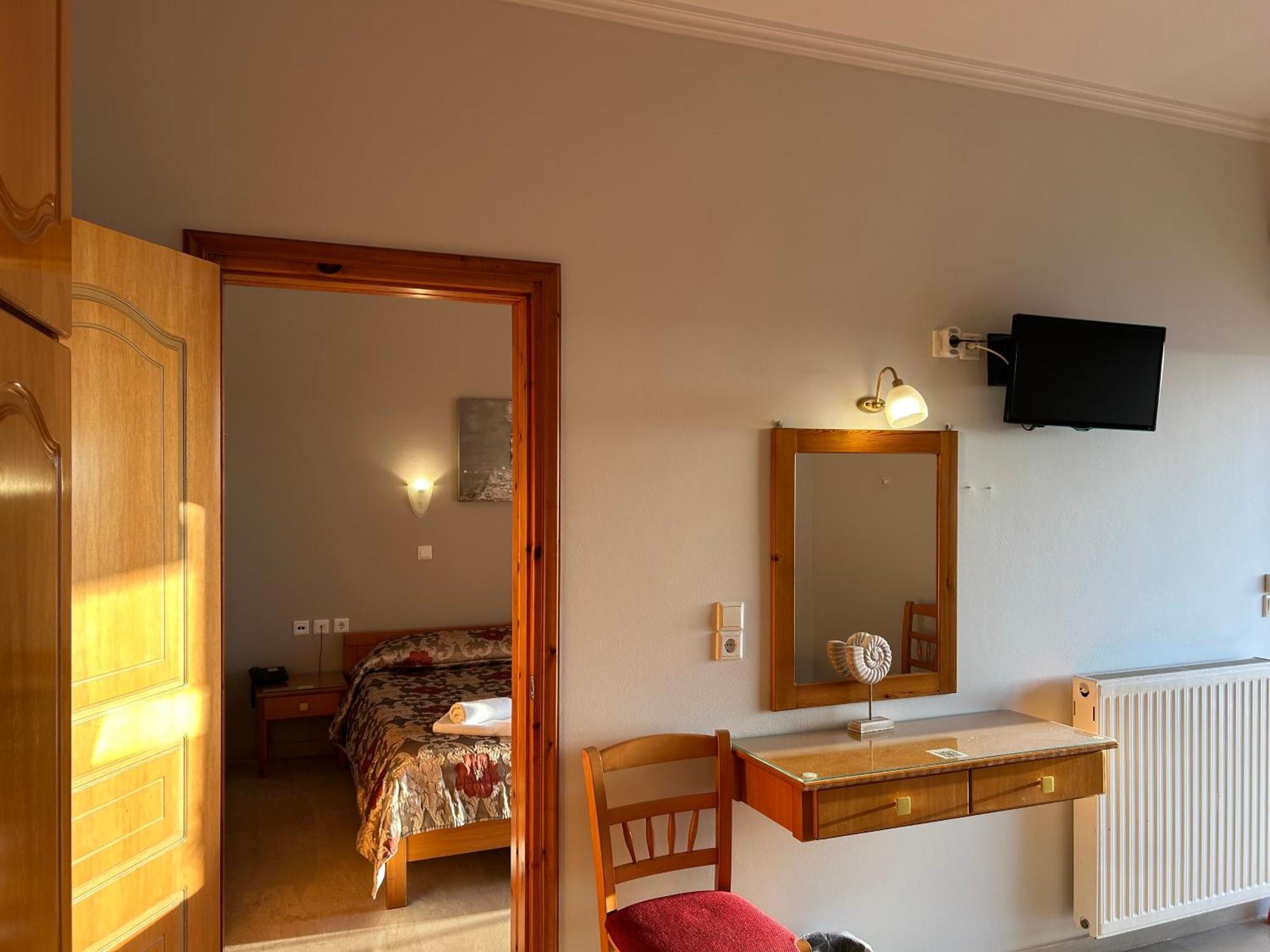 Otel Brati Ii Arkoudi