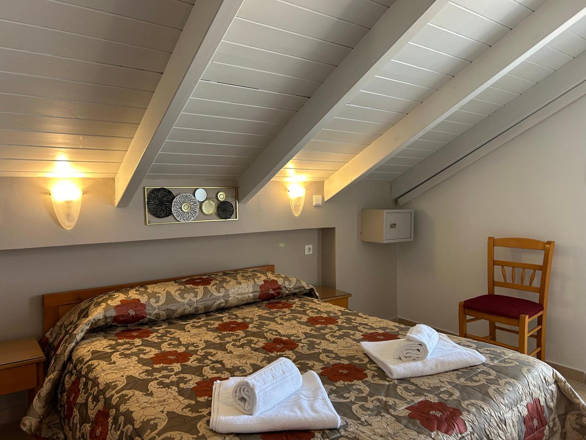 Otel Brati Ii Arkoudi